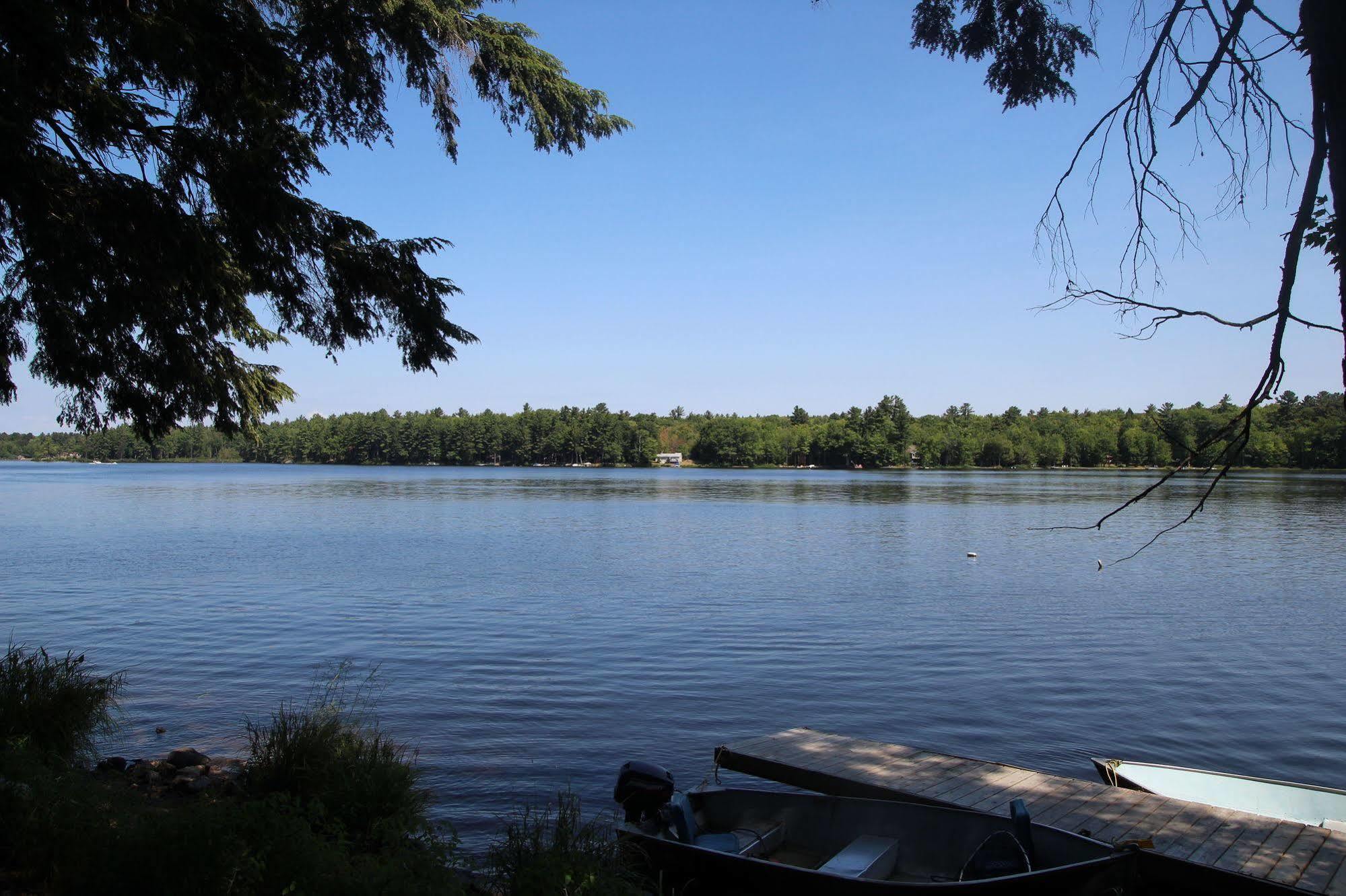 Black Lake Cabins Torrance Exterior photo